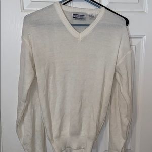 Forum sweater size L NWOT